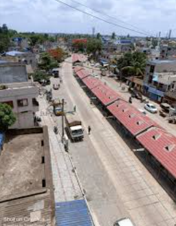 Under the Belagavi Smart City initiative, a vending zone with reinforced cement concrete roofing has been developed 