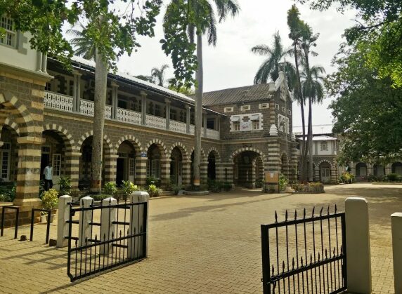 KLE Society's Raja Lakhamagouda Science Institute was founded in the year 1935 